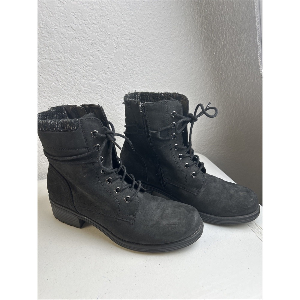 CUSHIONAIRE Women's Rena‎ Lace up boot +Memory Foam, Size 8.5, Black